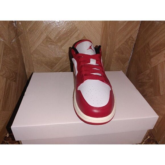 New Jordan 1 women's White Gym Red 2022 - DC0774-160 size 8.5 - Picture 6 of 10